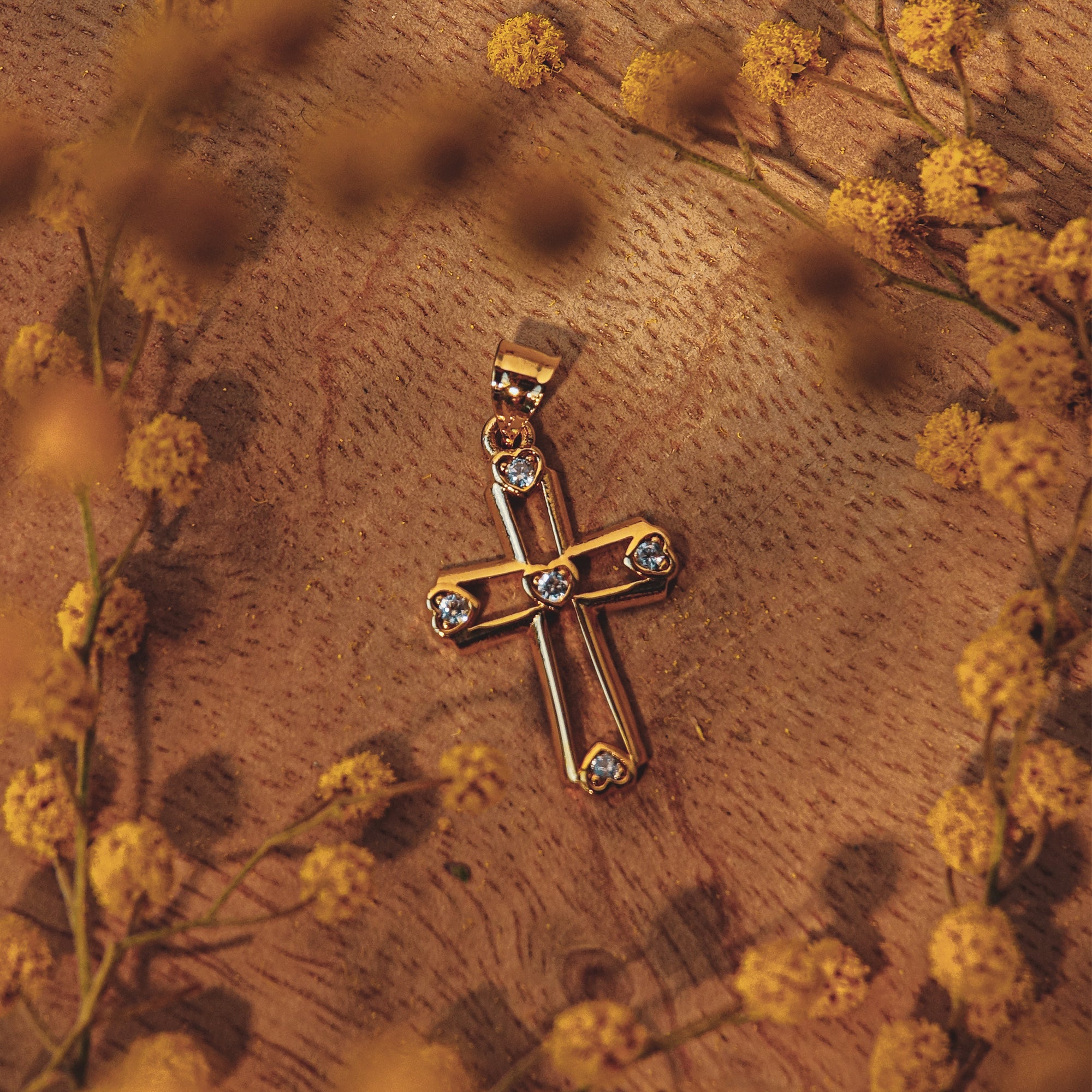 Pendentif Croix brillante en plaqué or