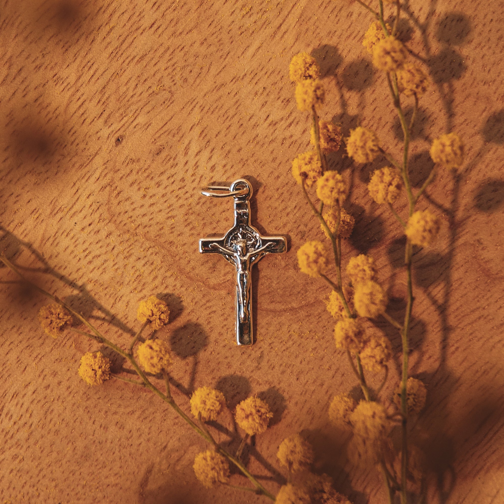 Pendentif Croix en argent St Benoît