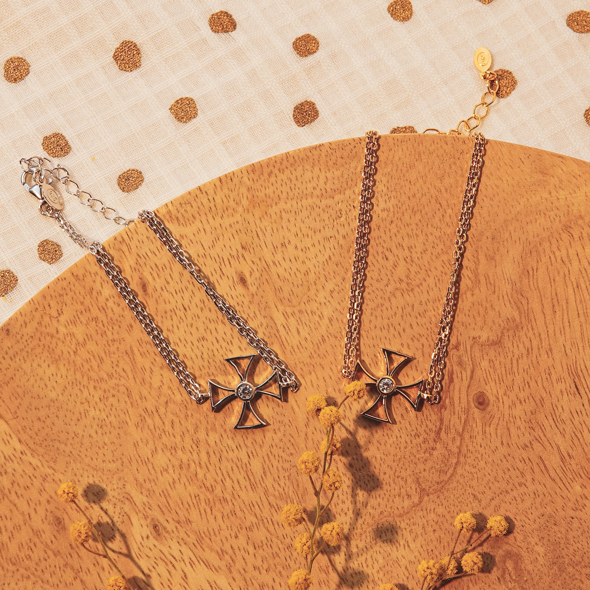 Bracelet croix brillante