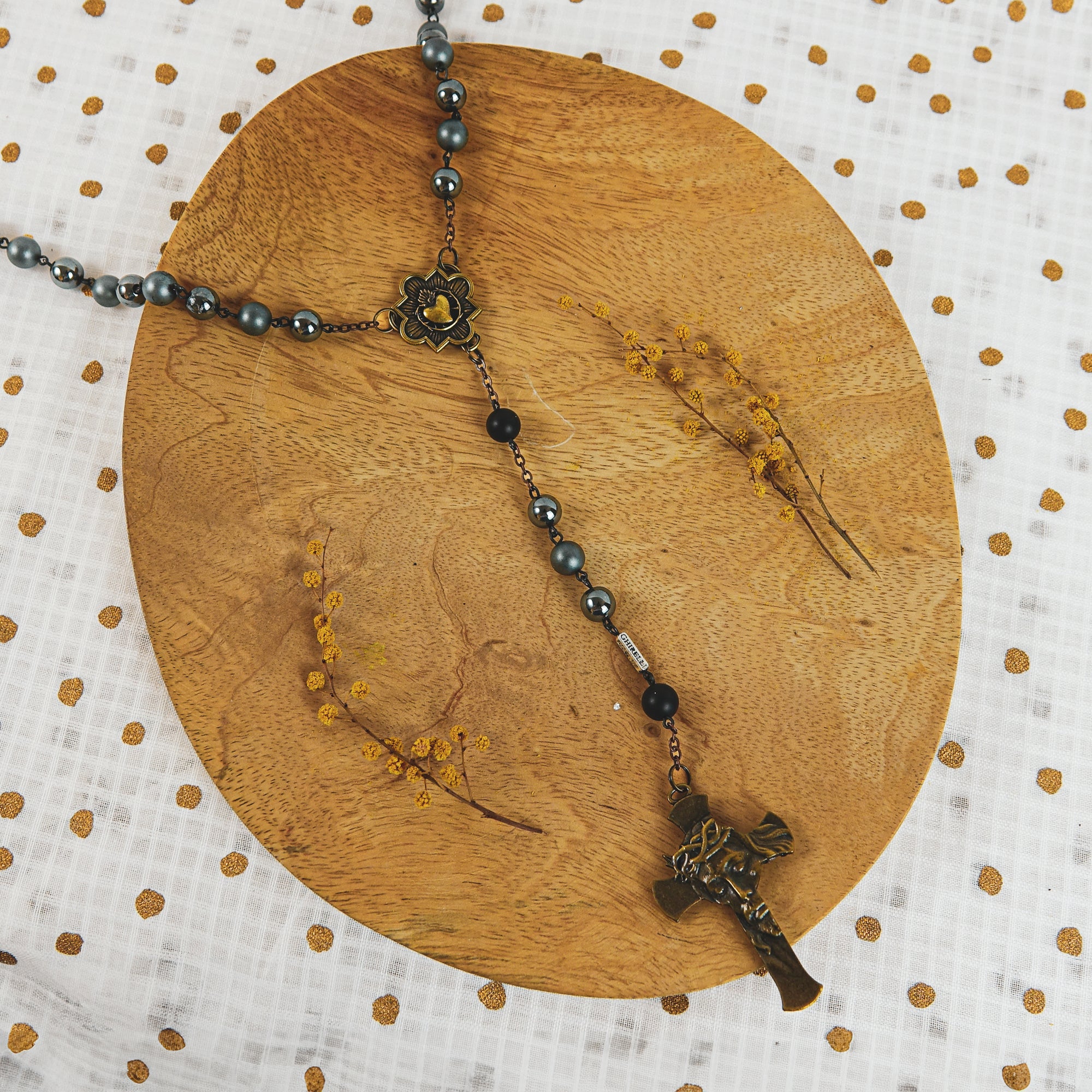 Chapelet en bronze vieilli et hématite