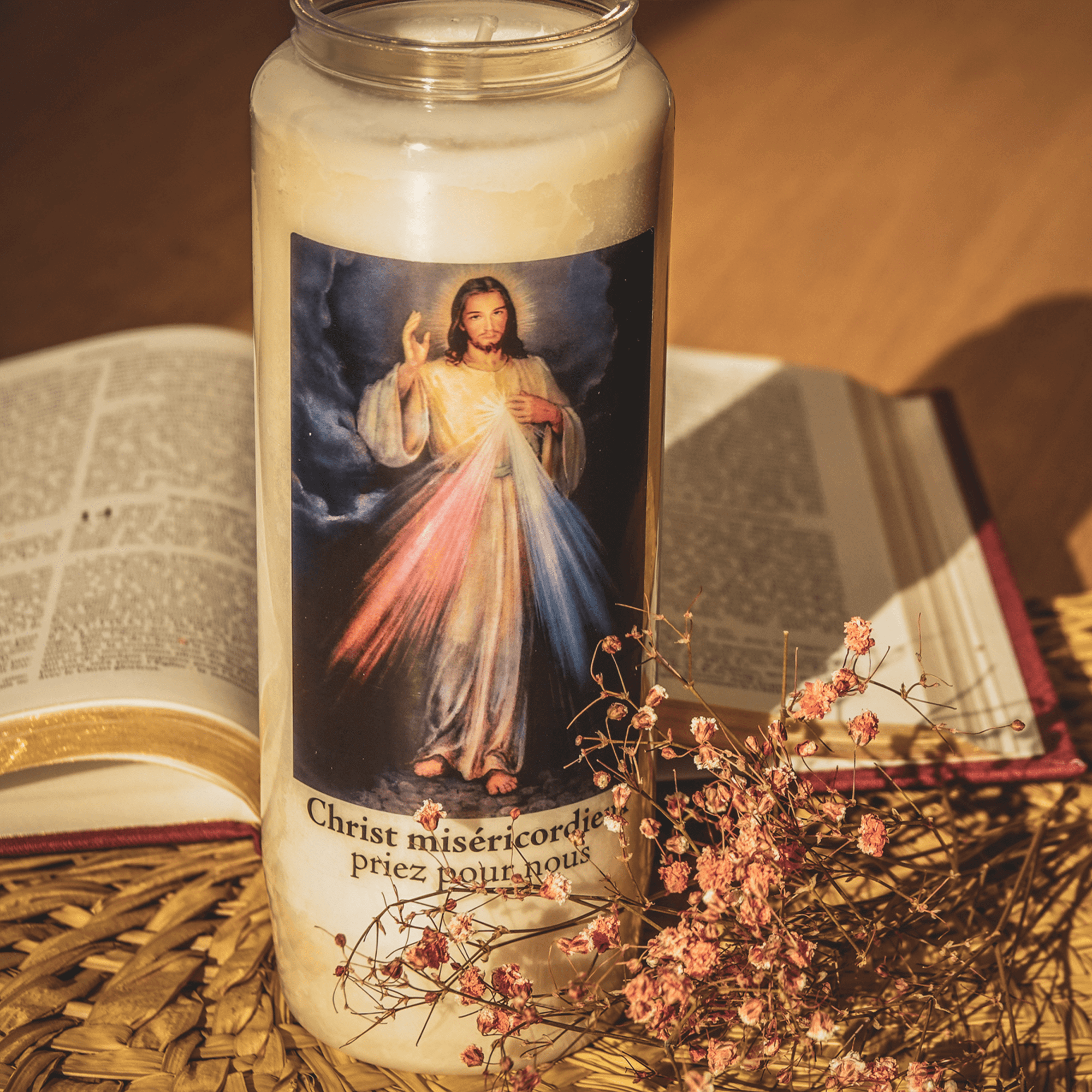 Bougie neuvaine qui accompagne vos prières pour Christ miséricordieux