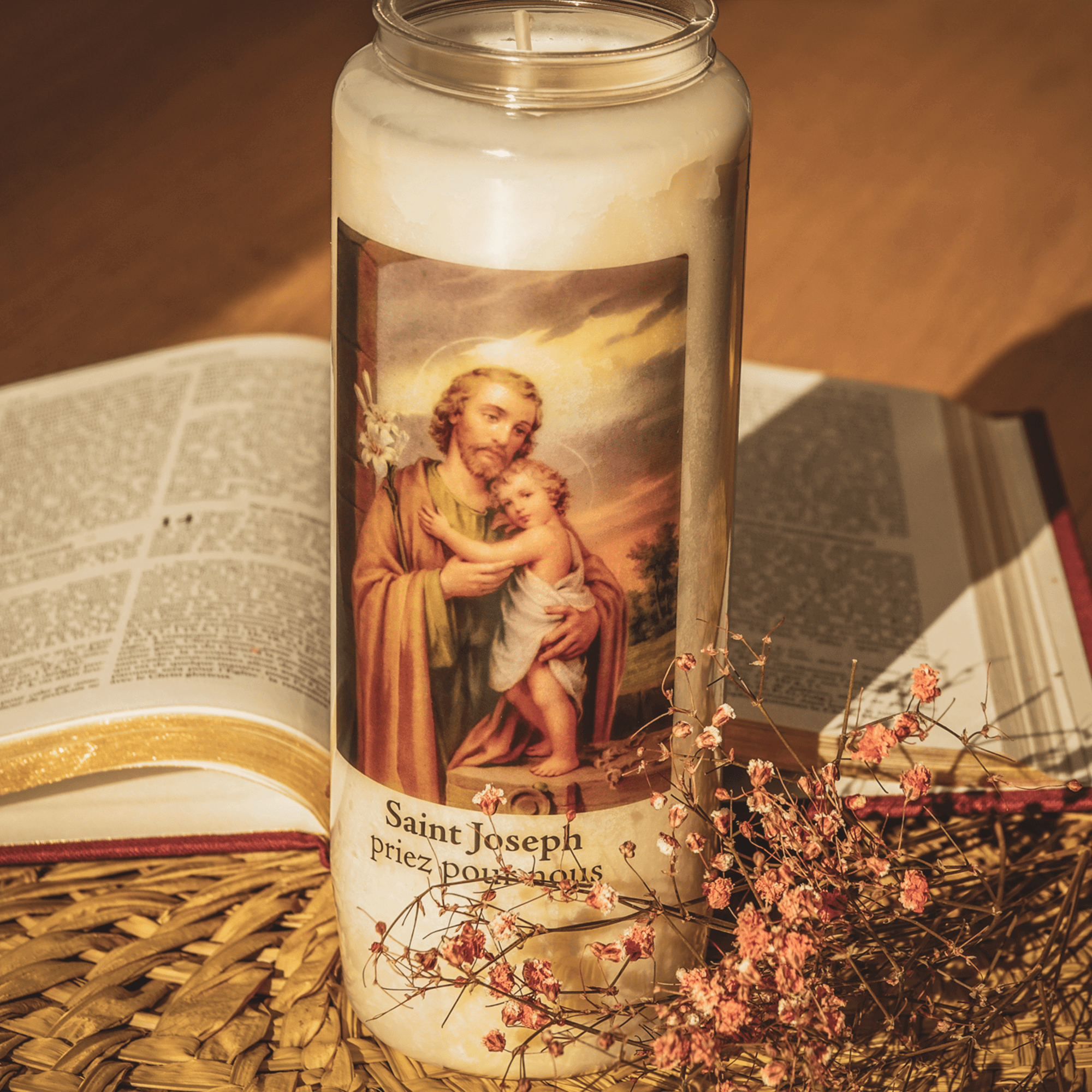 Bougie neuvaine qui accompagne vos prières pour Saint Joseph