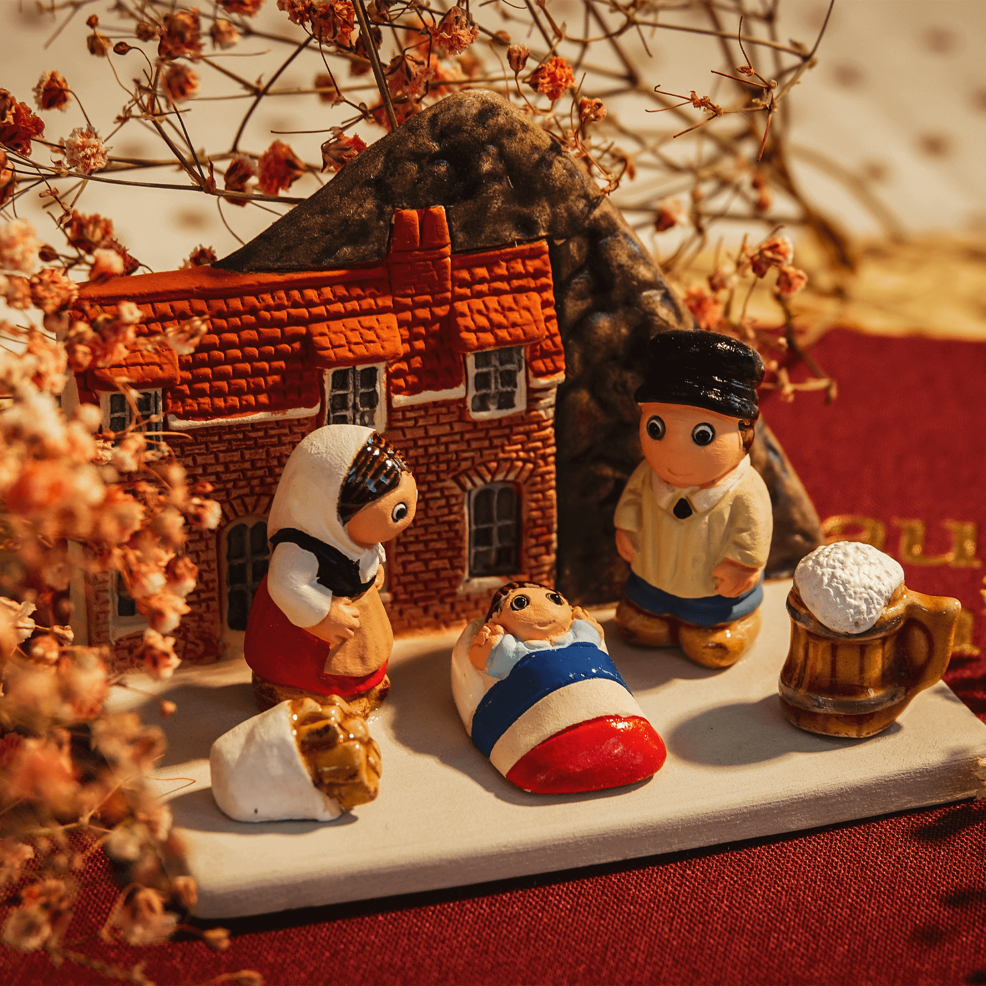 Crèche du Monde - Ch'ti. Collection Boutique de Fourvière : Crèches artisanales en céramique peinte à la main du Pérou, certifiées Fair Trade. Objets de décoration de Noël.