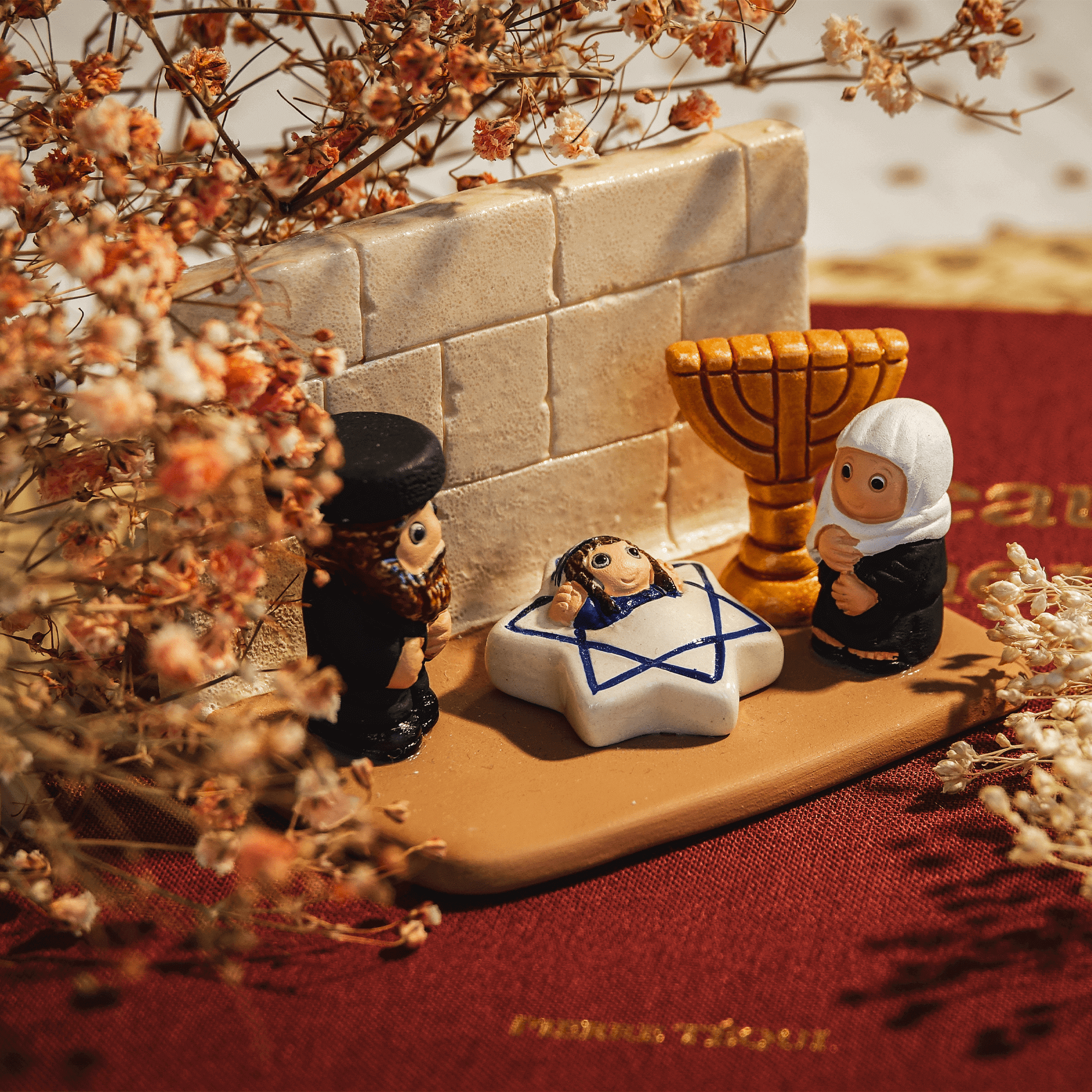 Crèche du Monde - Israel. Collection Boutique de Fourvière : Crèches artisanales en céramique peinte à la main du Pérou, certifiées Fair Trade. Objets de décoration de Noël.