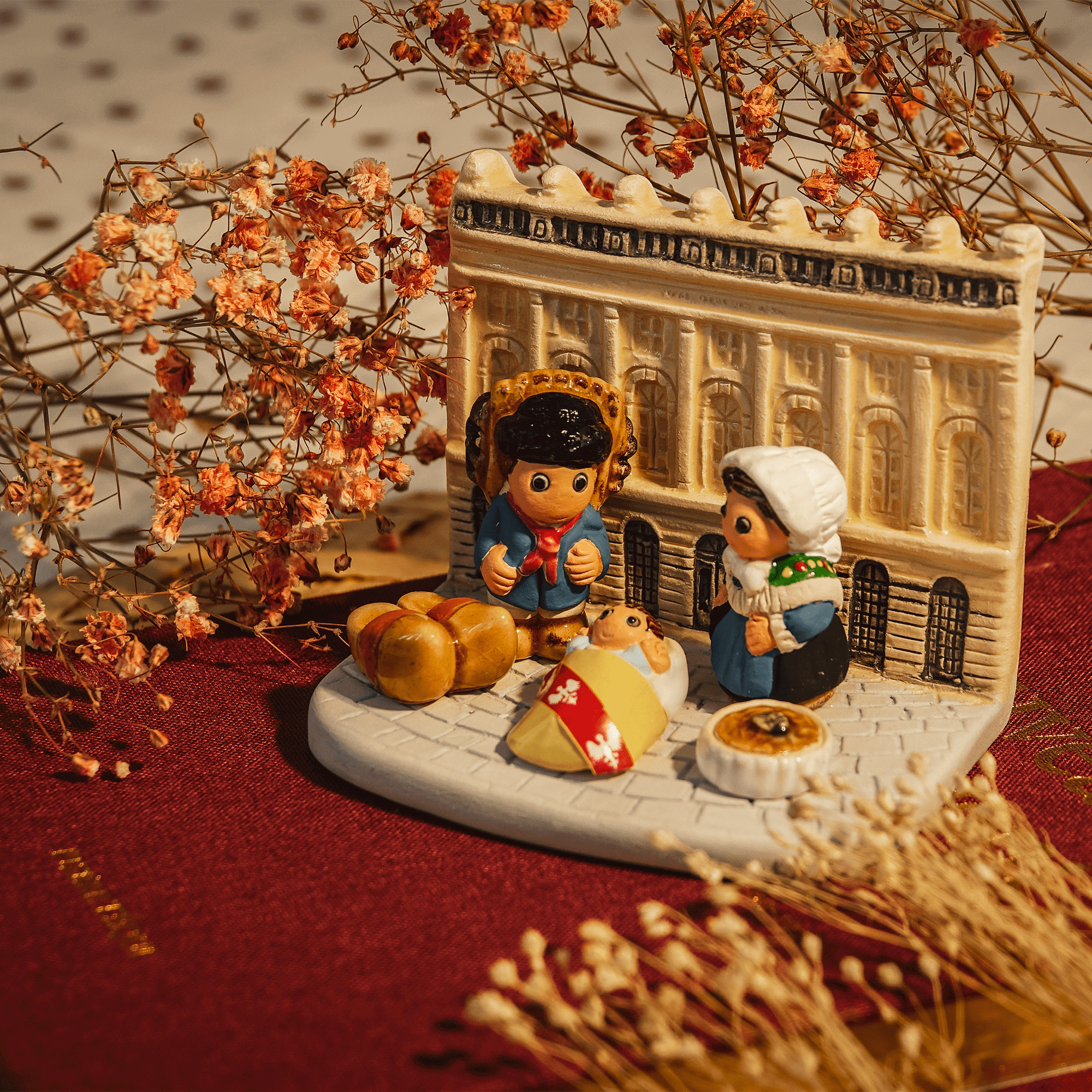 Crèche du Monde - Lorraine. Collection Boutique de Fourvière : Crèches artisanales en céramique peinte à la main du Pérou, certifiées Fair Trade. Objets de décoration de Noël.