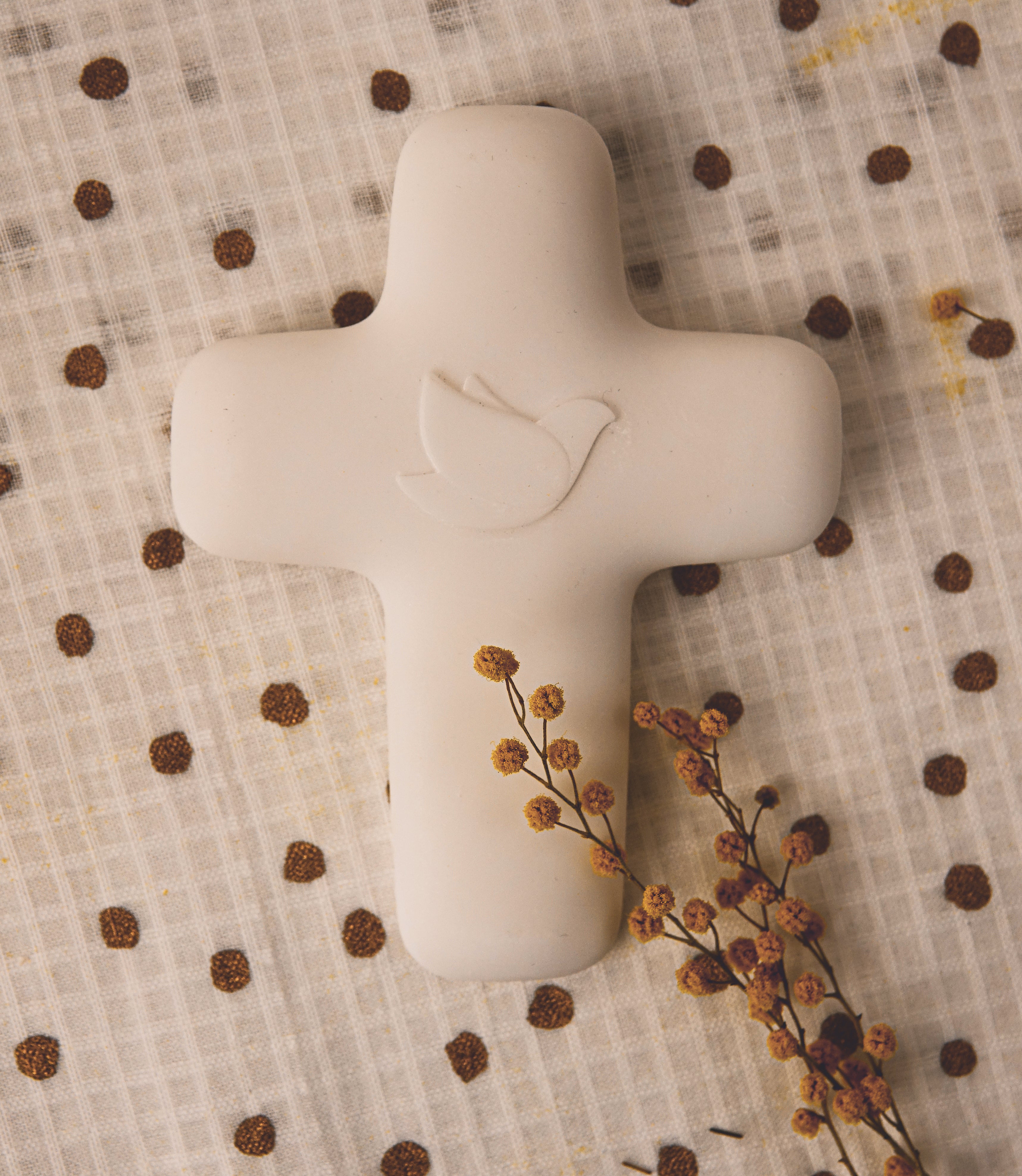 Croix Emany Blanche en albâtre