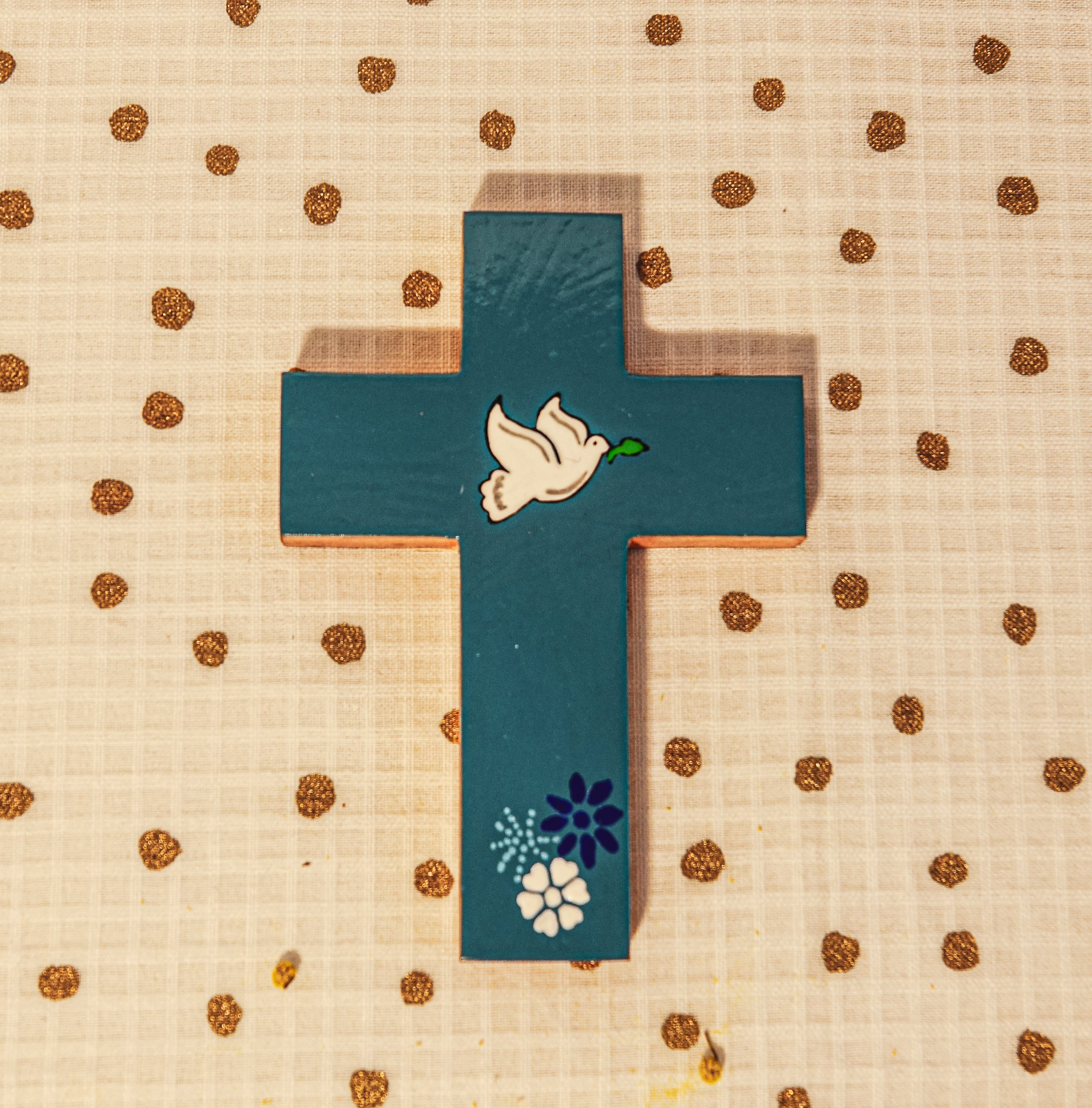 Croix enfantine en bois peint