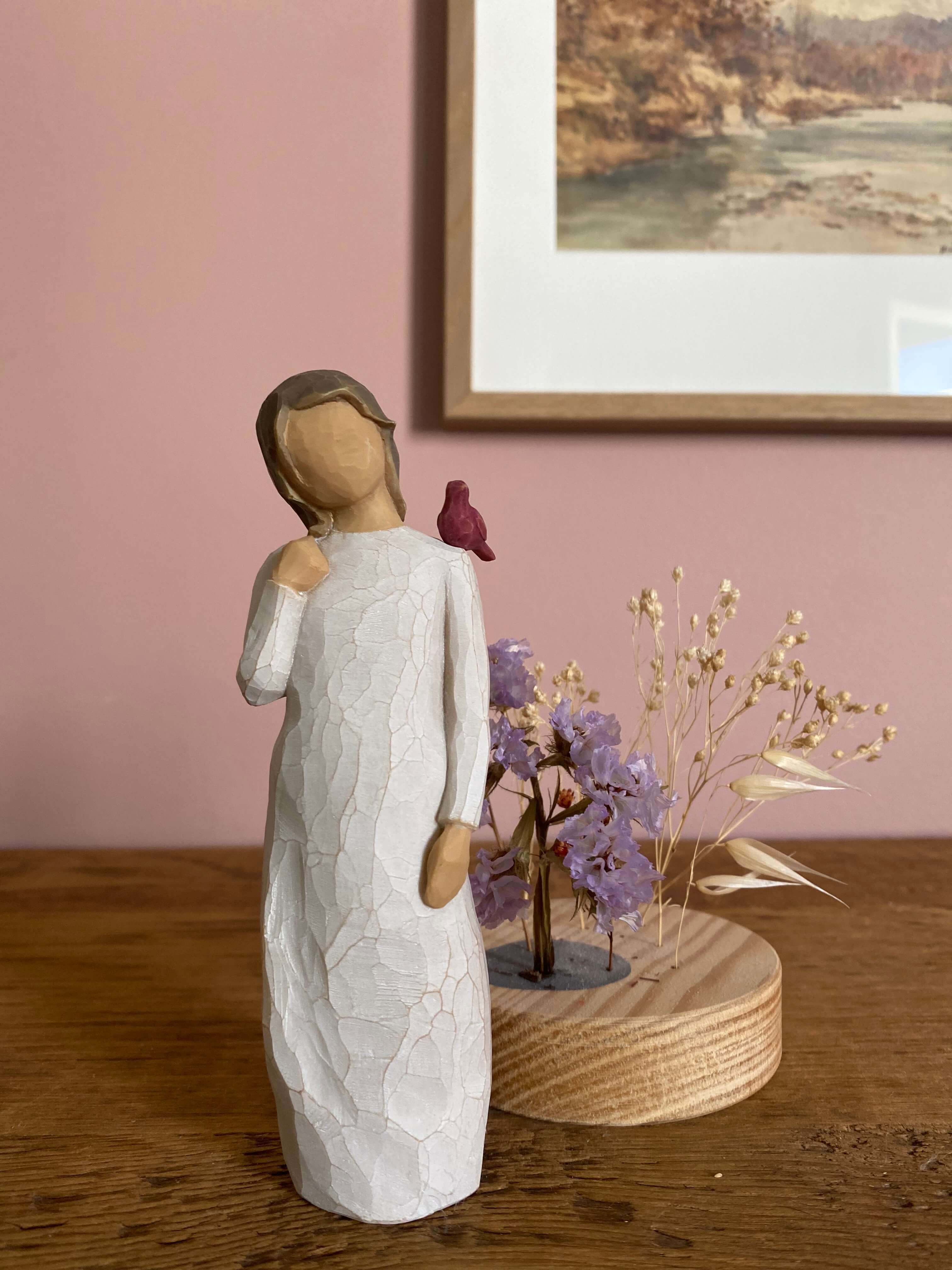 Statuette Willow Tree - Le messager, représentant un cardinal rouge, symbole de réconfort et d'espoir pour ceux qui ont perdu un être cher. Création de l'artiste Susan Lordi. Objet de décoration.