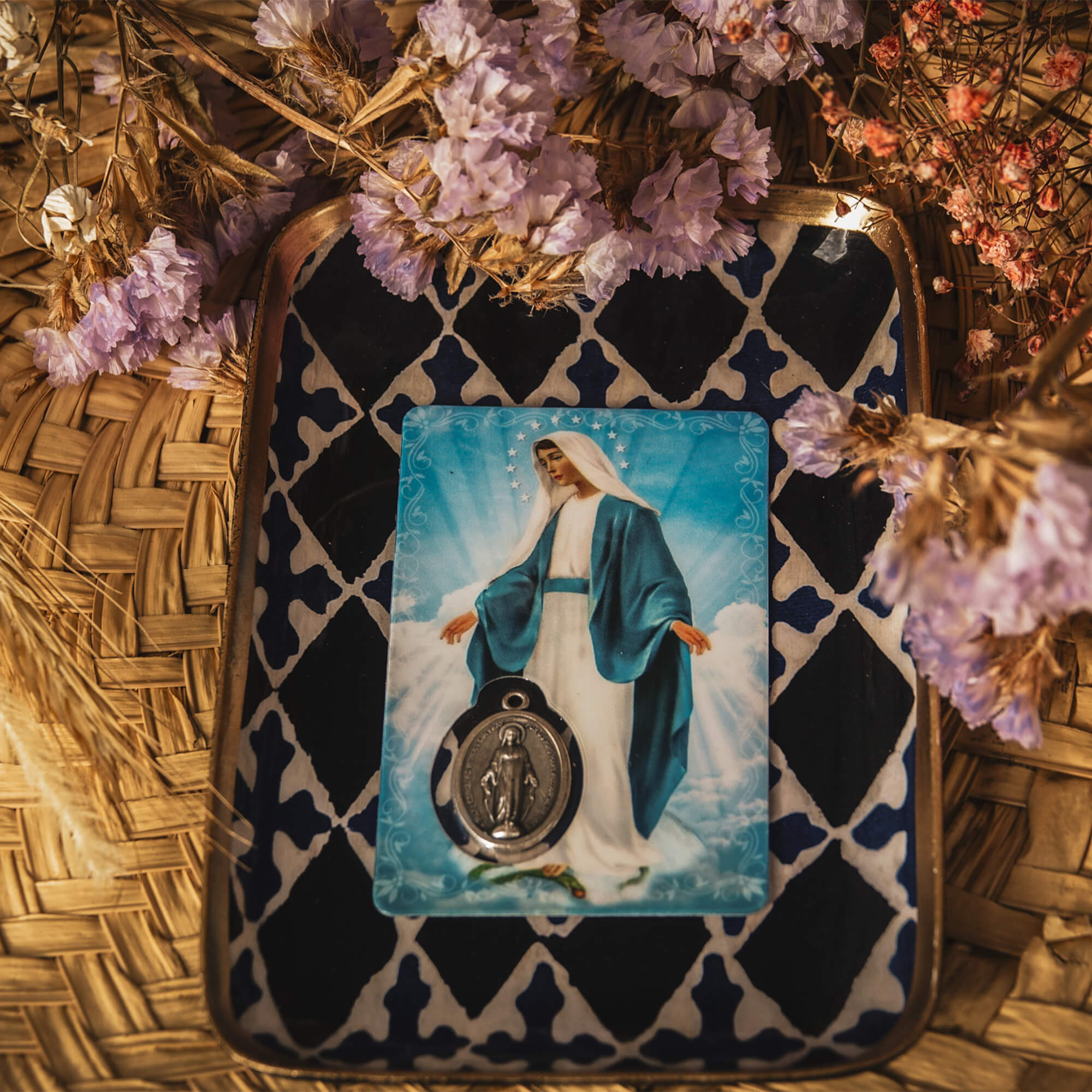 Un cadeau chrétien pour vous apprendre à prier avec cette Carte médaille - Je vous salue Marie