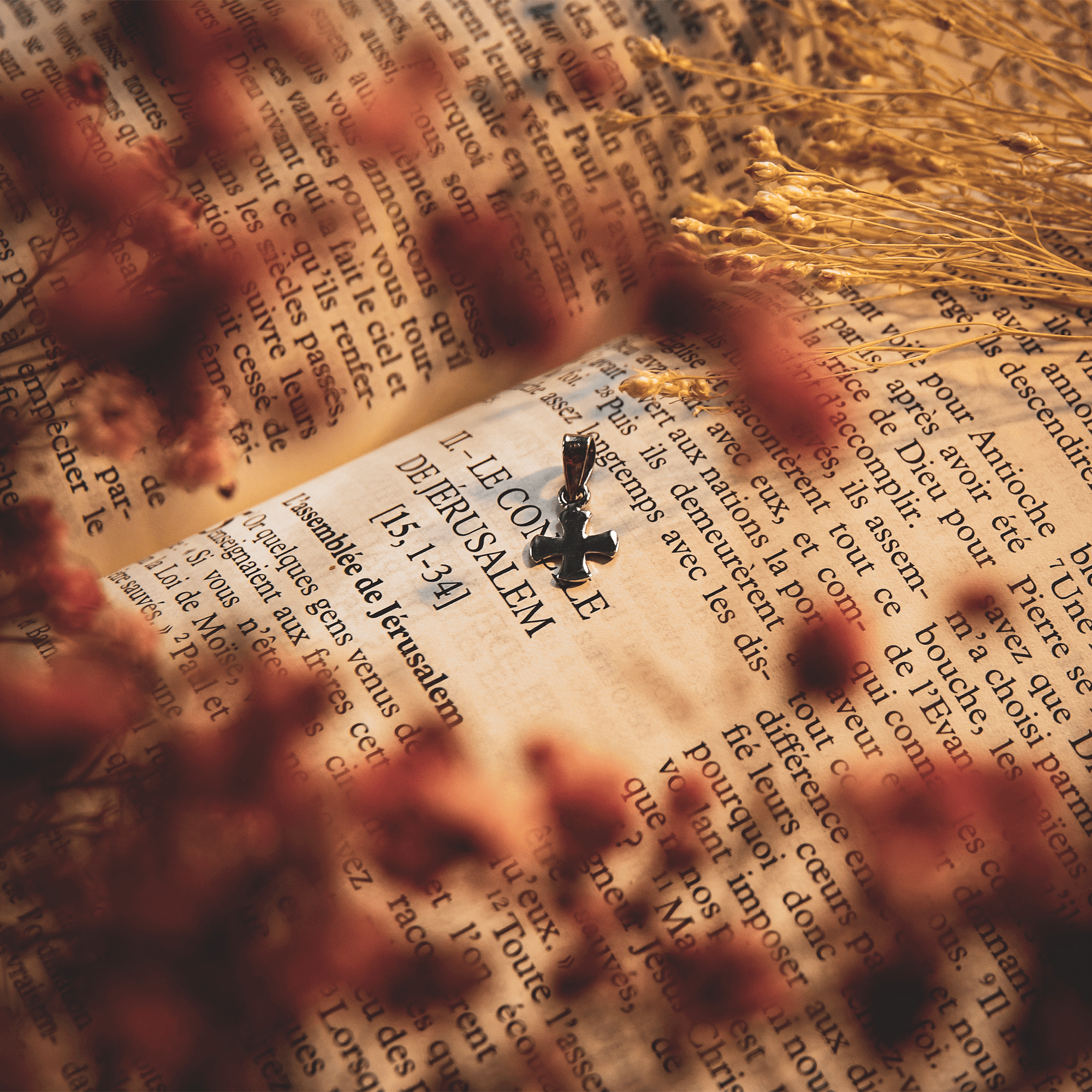 Pendentif petite croix carrée en argent 925, symbole discret de foi chrétienne