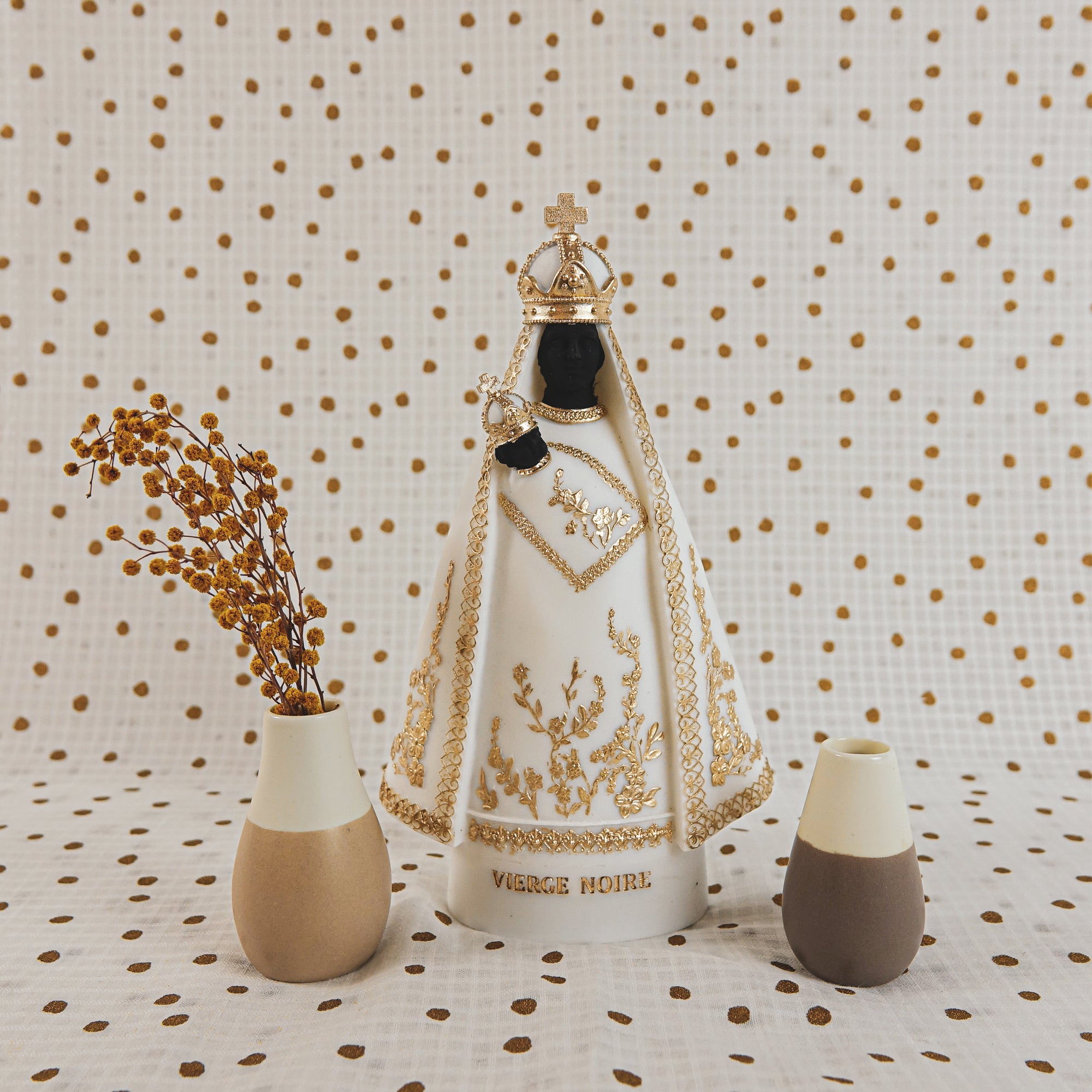 Vierge noire en albâtre