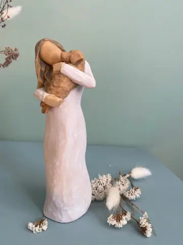 Statuette Willow Tree Adorable You, jeune femme avec chiot, amitié et réconfort