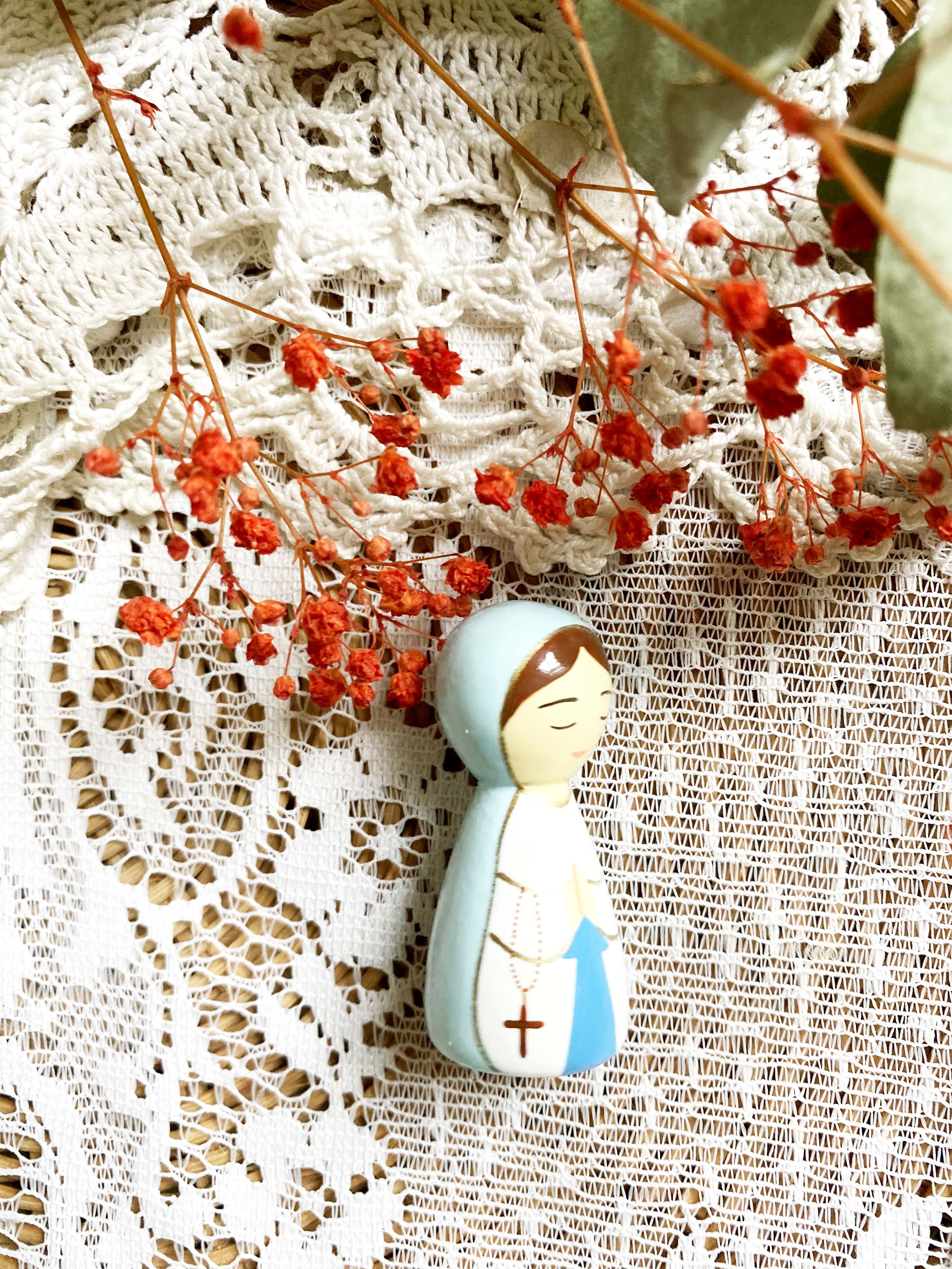 Statue de poche en bois