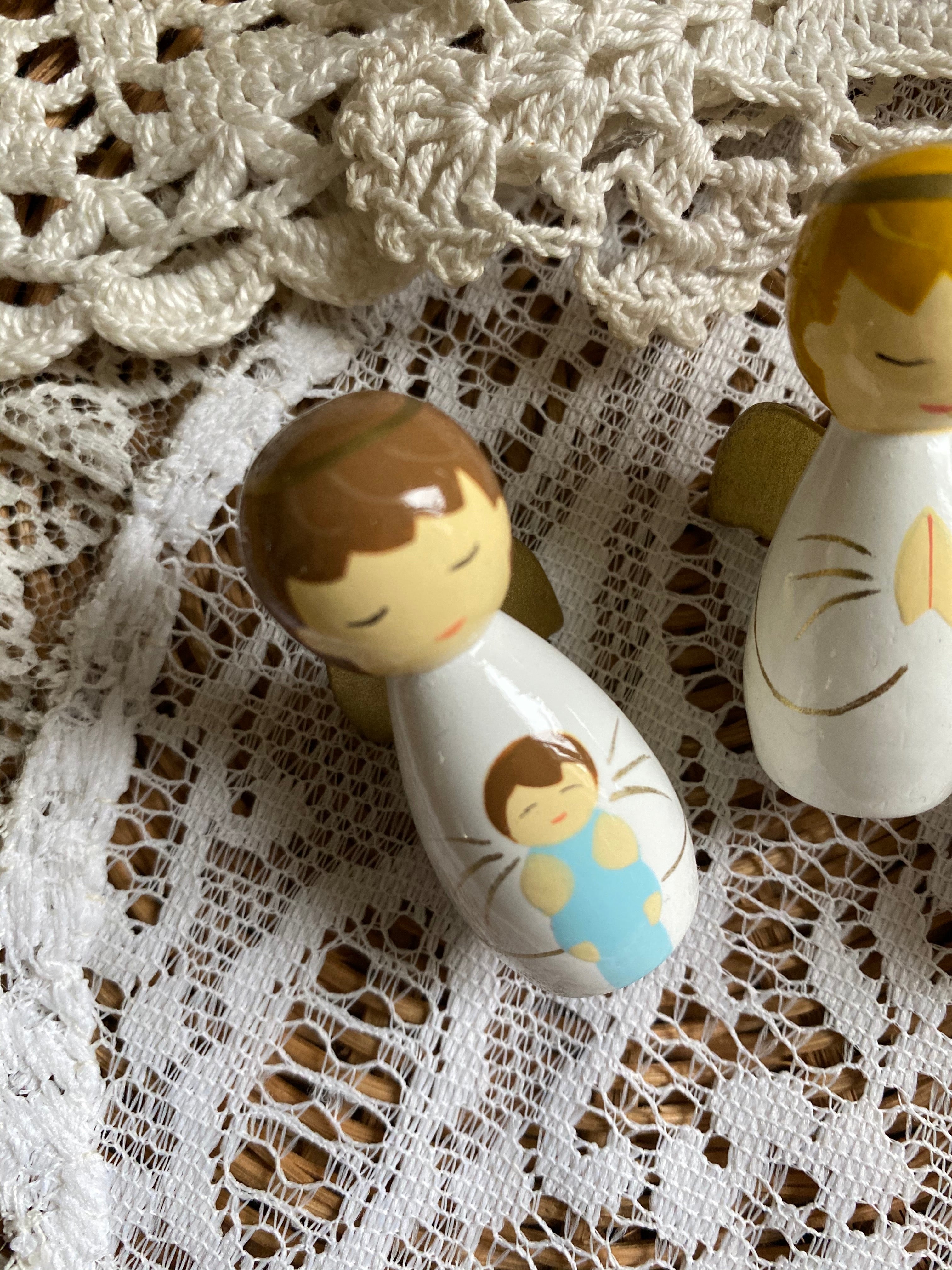 Statue de poche en bois