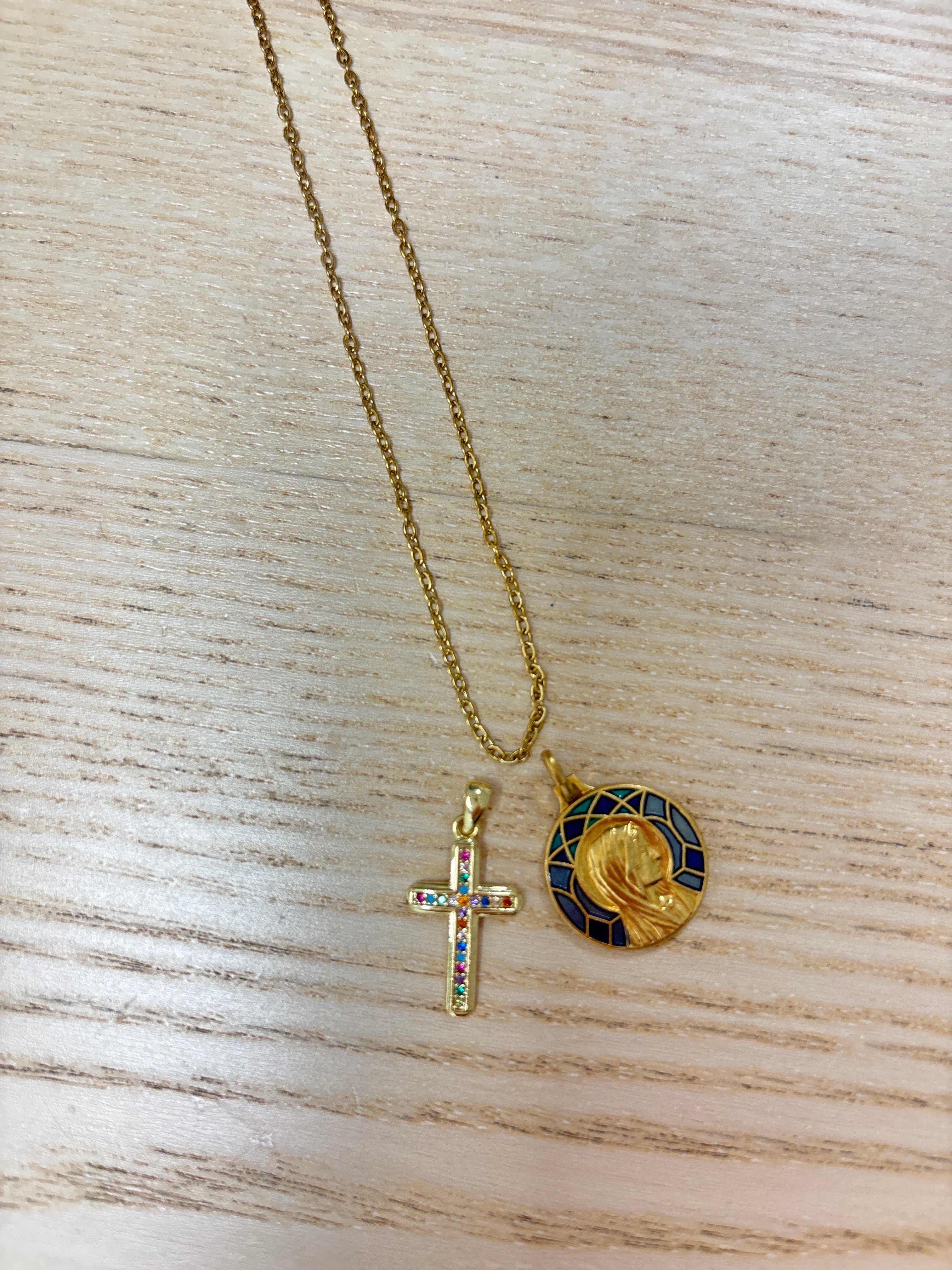 Collier acier inoxydable et deux pendentifs