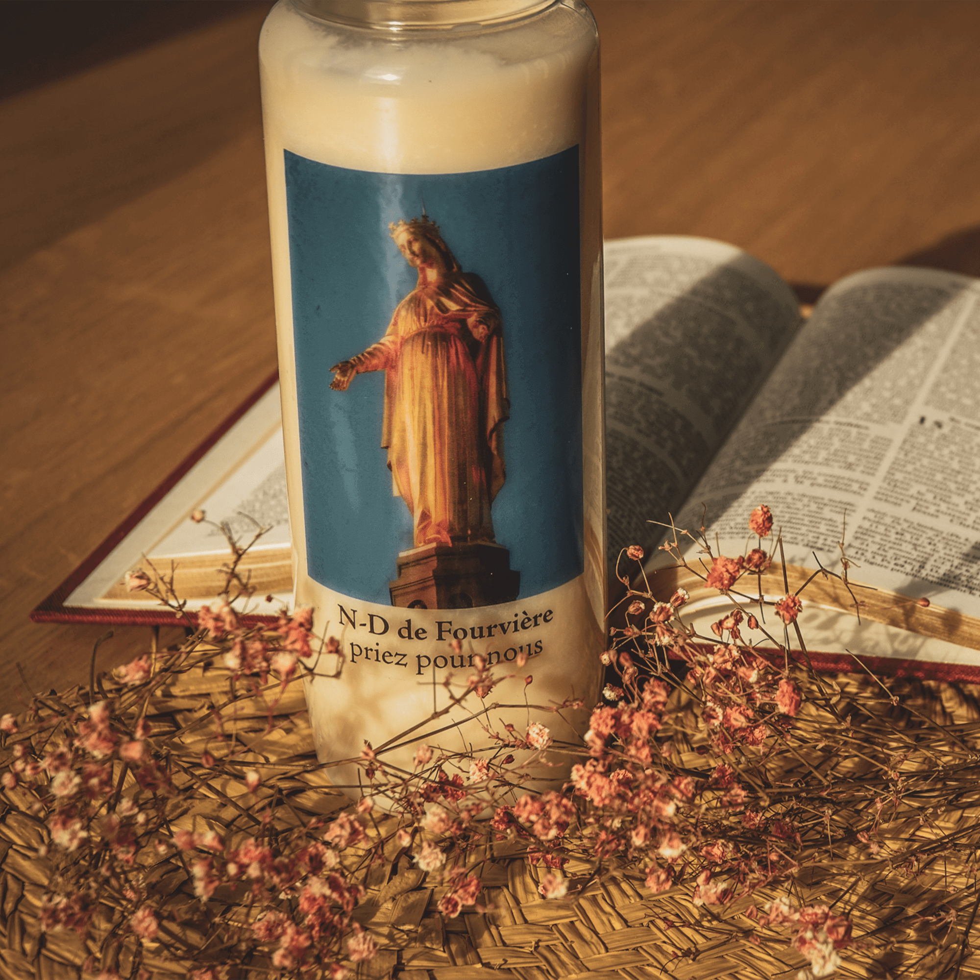 Bougie neuvaine qui accompagne vos prières pour Notre Dame de Fourvière