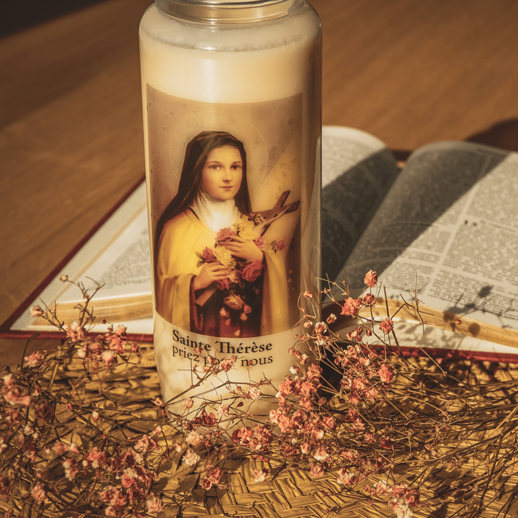 Bougie neuvaine qui accompagne vos prières pour Sainte Thérèse