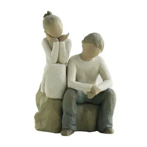 Figurine Willow Tree Brother & Sister : Représentation des sentiments entre frères et sœurs, idéale pour refléter l'amour fraternel, figurines d'enfants pour groupements familiaux.