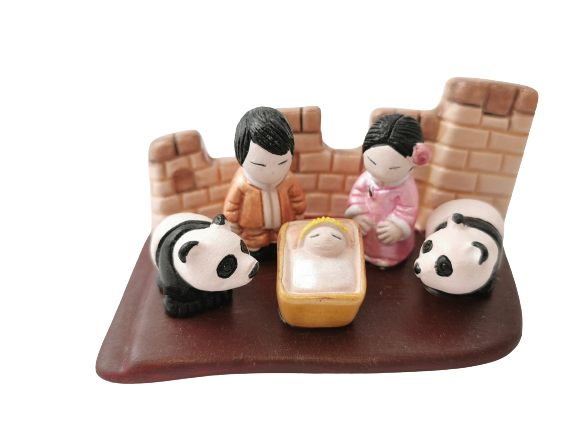 Crèche du Monde - Chine. Collection Boutique de Fourvière : Crèches artisanales en céramique peinte à la main du Pérou, certifiées Fair Trade. Objets de décoration de Noël.