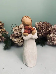 Statuette Willow Tree Good Health par Susan Lordi, résine peinte façon bois, ailes en métal, Ange gardien tenant des pommes, décoration tendre et poétique pour une santé radieuse