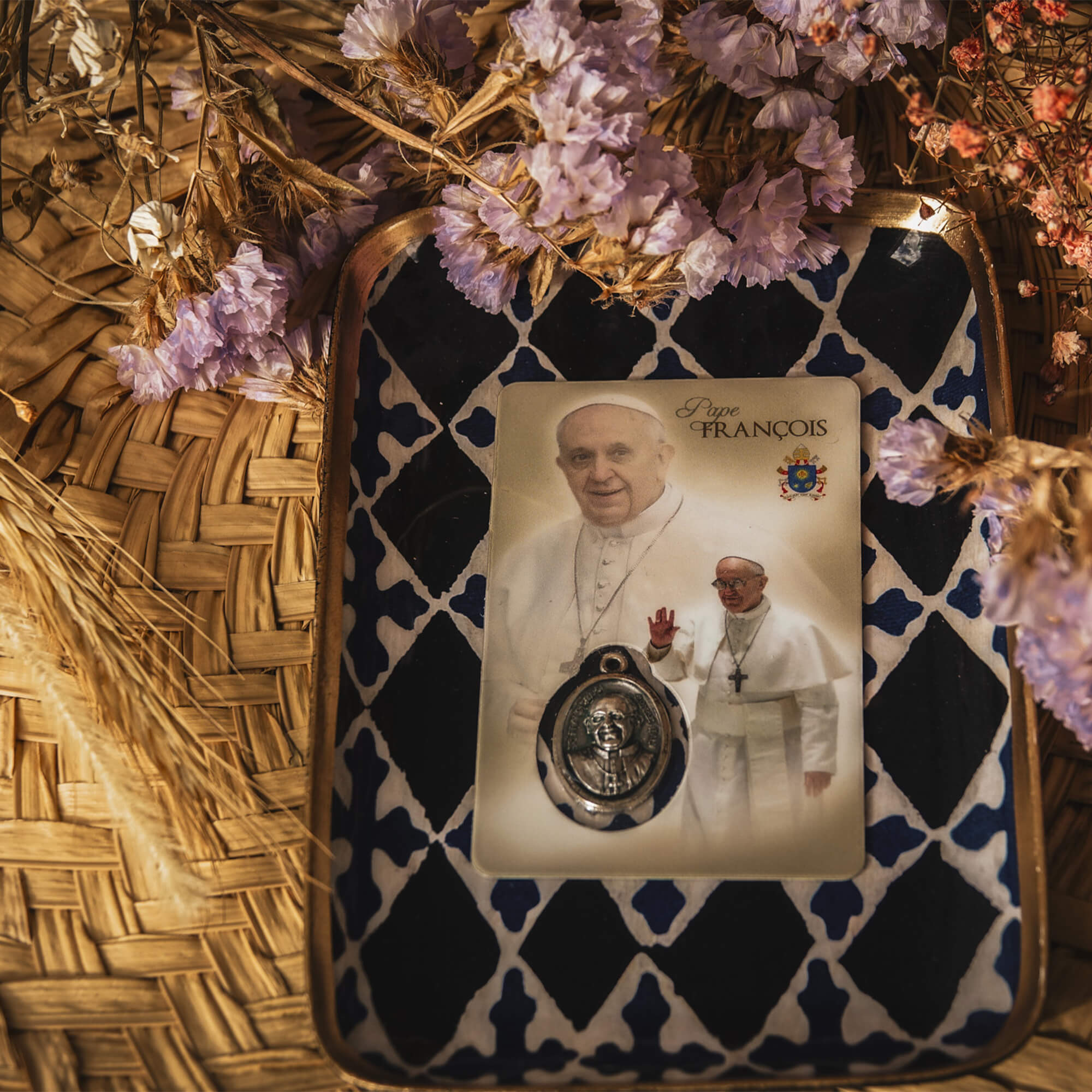 Un cadeau chrétien pour vous apprendre à prier avec cette Carte médaille - Pape François