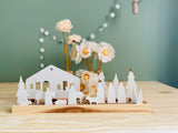 Crèche Rader en bois et porcelaine blanche
